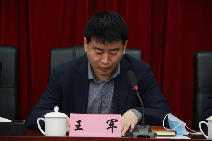 市城投集團傳達學(xué)習(xí)市第六次黨代會暨市“兩會”精神 (4).jpg